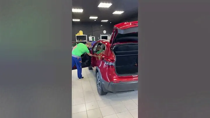 На Nissan Qashqai J11 2021 года установили электропривод багажника от Autolifttech.net