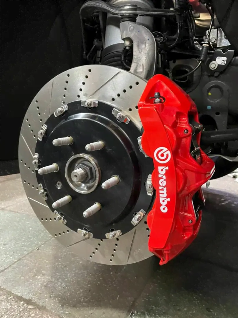 Спортивная 6ти поршневая тормозная система Brembo GT6 для Infiniti QX80 передняя ось от R19