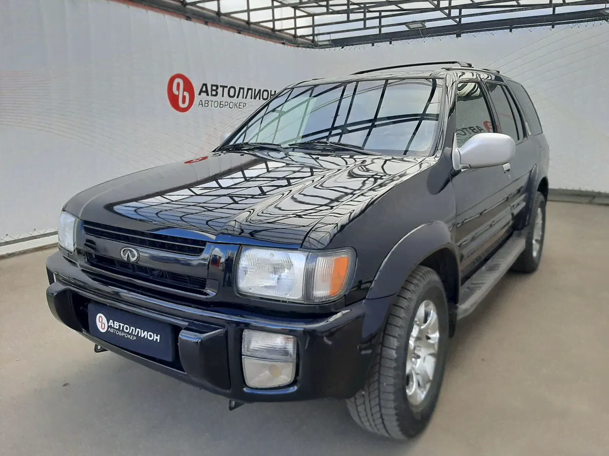 Infiniti QX4, 1998 год