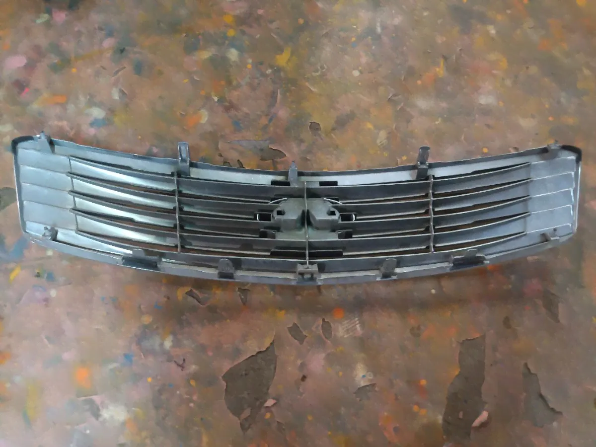 Решетка радиатора на Nissan Infiniti G35 V36