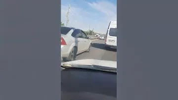Утро. Спящий за рулём