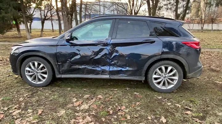 Infinity QX50 новый, немного битый.