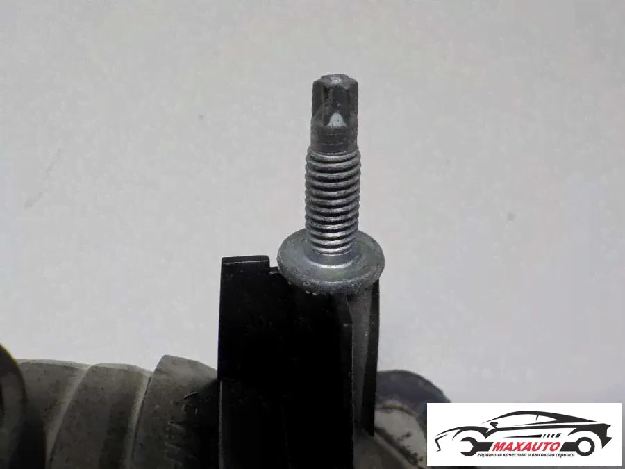 Фонарь задний внутренний левый Infiniti QX56 (JA60) 2004-2009 2005г. (артикул 088-51775461)-2